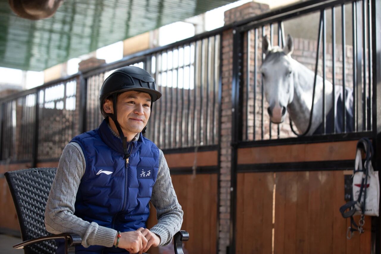 木拉得力与“轻七尺”｜年轻马调教的耐心之道